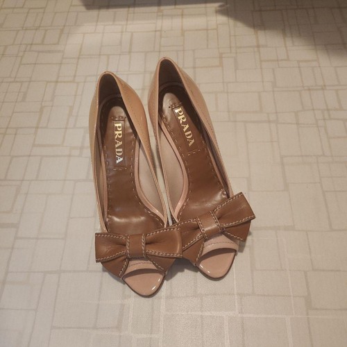 Prada beige open toe pumps - open,