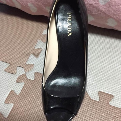 Too prada excellent condition - too,